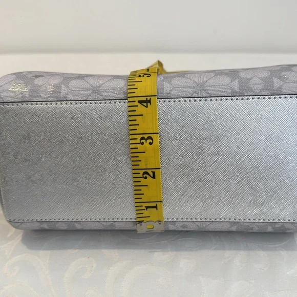 🎉HP🎉♠️Kate spade Spade Flower Star Toss Small Dolly Duffle Crossbody - Picture 15 of 15